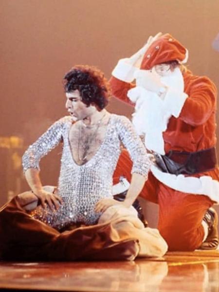 昨日から エーオ って鳴いてておかしいと思ってたんだ アートパフォーマンスへのボケ ボケて Bokete