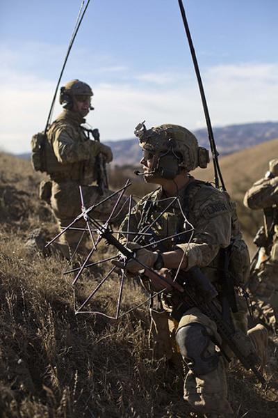 迷った時は赤を切れと伝えろ サー イエッサー 歩兵へのボケ ボケて Bokete