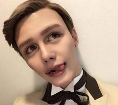 今年最も顔でかい芸能人 ちょうネクタイへのボケ ボケて Bokete