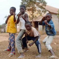 群馬でも裕福な家庭の子供はちゃんと服を着ることができるようだ コミュニティへのボケ ボケて Bokete