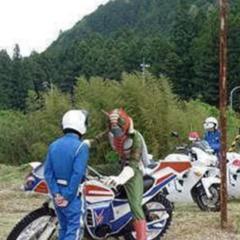 埼玉県警は 採石場等で再三爆破行為を行ったとして 火薬取締法違反の容疑で 無職 自称仮面ライダー容疑者 47 を逮捕した 15年04月21日のその他のボケ ボケて Bokete