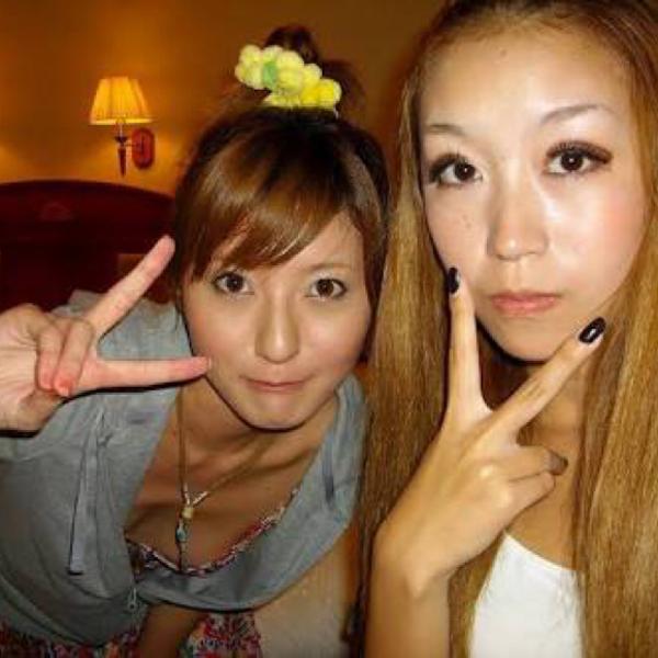 素人　胸　谷間 