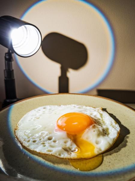 黄身がやったことはわかってるんだ、白状した方が楽になるぞ | 写真で一言ボケて(bokete) - ボケて
