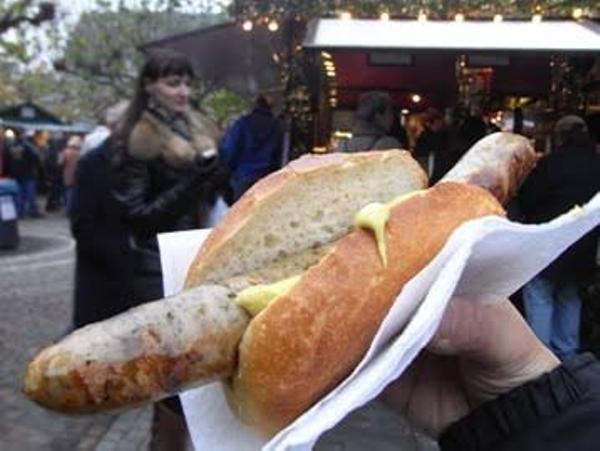 野生のホットドッグ ホットドッグへのボケ[36800025] ボケて（bokete）