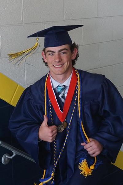 隣人「あの人があんな恐ろしい事件を起こすなんて…」 特待生へのボケ[104194273] ボケて（bokete）