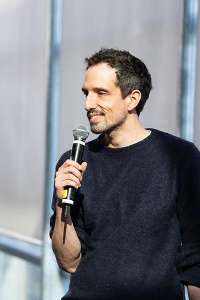 音が悪い？い「いマイク」を取りに「いま行く」よ マイクロフォンへのボケ[103945582] ボケて（bokete）