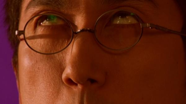 紫のメダルの坊や 16年11月25日深夜ごろにdskさんが投稿したお題 ボケて Bokete