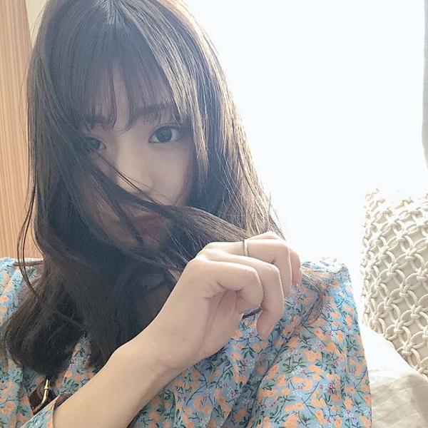 髪の毛の光の反射と透過はごまかせない ぢゅんいちさんが 写真の撮り方で可愛く見せてるだけなので本当は70歳のババア に星を1個つけました ボケて Bokete